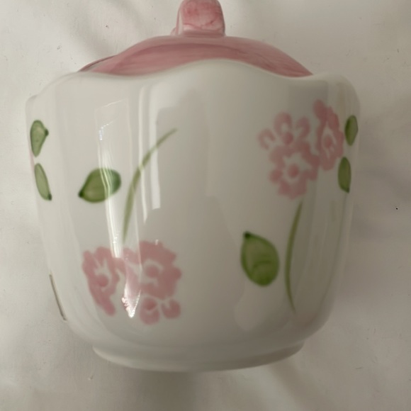 Croscill home soap dispenser and tooth brush holder hand painted ceramic - Picture 9 of 10